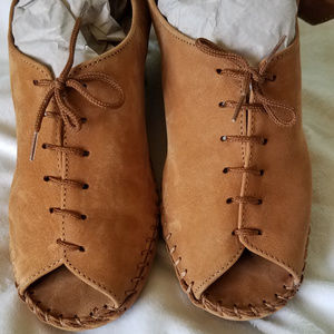 LA PLUME OPEN TOE SANDALS!